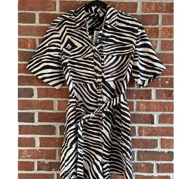 Banana Republic Black and White Zebra Print Women Shorts - Picture 1 of 10